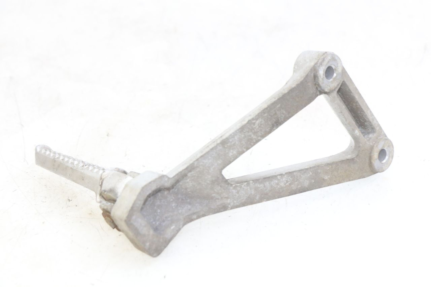 photo de PLATINE CALE PIED ARRIERE GAUCHE DAELIM VJ ROADWIN FI 125 (2008 - 2017) - Gros plan technique