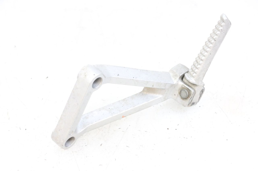 photo de PLATINE CALE PIED ARRIERE GAUCHE DAELIM VJ ROADWIN FI 125 (2008 - 2017) - Vue d’ensemble