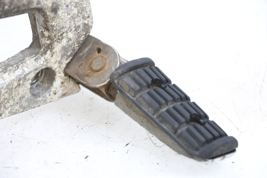 photo de PLATINE CALE PIED ARRIERE GAUCHE YAMAHA XJ F 900 (1983 - 1994) - Vue d’ensemble