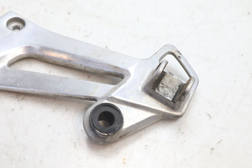 photo de PLATINE CALE PIED ARRIERE GAUCHE YAMAHA XJR 1300 (1998 - 2002) - Zoom état d’usage