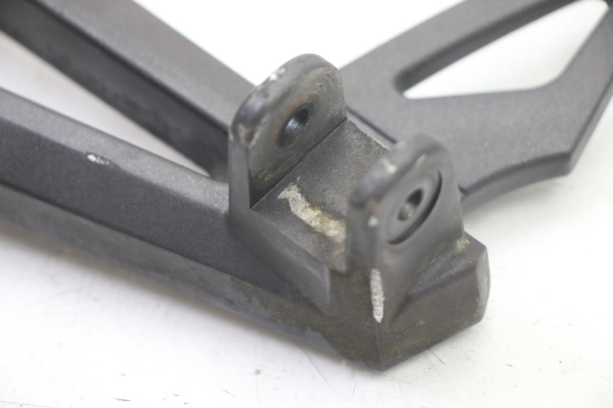 photo de PLATINE CALE PIED ARRIERE GAUCHE YAMAHA FZ6 FAZER S2 600 (2007 - 2011) - Zoom état d’usage