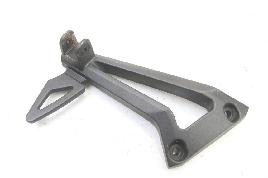 photo de PLATINE CALE PIED ARRIERE GAUCHE YAMAHA FZ6 FAZER S2 600 (2007 - 2011) - Autre angle de vue