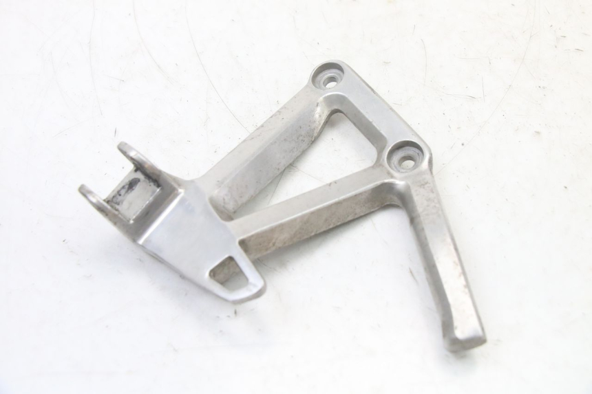 photo de PLATINE CALE PIED ARRIERE GAUCHE YAMAHA FZS FAZER 600 (2001 - 2003) - Vue principale