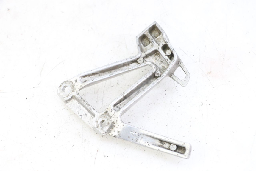 photo de PLATINE CALE PIED ARRIERE GAUCHE YAMAHA FZS FAZER 600 (2001 - 2003) - Zoom état d’usage