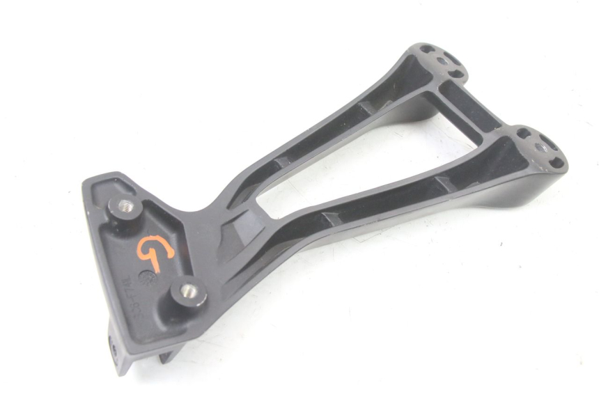 photo de PLATINE CALE PIED ARRIERE GAUCHE YAMAHA TRACER 7 700 (2020 - 2024) - Gros plan technique