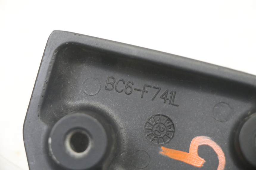 photo de PLATINE CALE PIED ARRIERE GAUCHE YAMAHA TRACER 7 700 (2020 - 2024) - Points de fixation