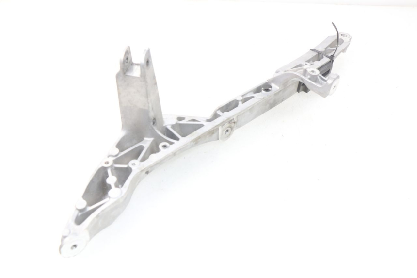 photo de PLATINE CALE PIED ARRIERE GAUCHE YAMAHA YP T-MAX TMAX 530 (2017 - 2020) - Zoom état d’usage