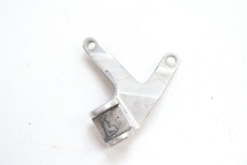 photo de PLATINE CALE PIED ARRIERE GAUCHE YAMAHA YZF R GENESIS 750 (1993 - 1998) - Détail de la pièce