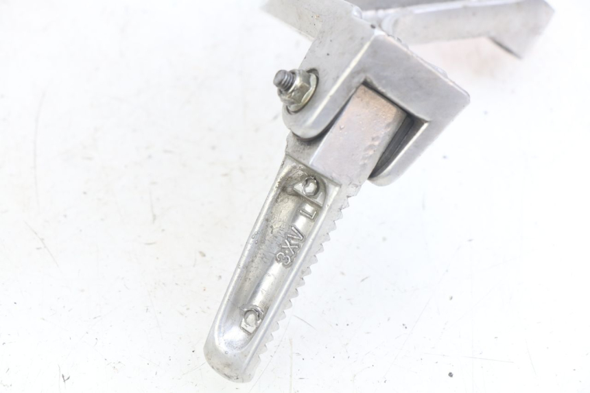 photo de PLATINE CALE PIED ARRIERE GAUCHE YAMAHA YZF R THUNDERCAT 600 (1996 - 2003) - Zoom état d’usage