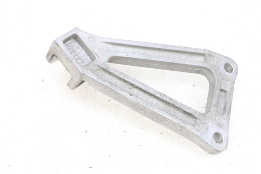 photo de PLATINE CALE PIED ARRIERE GAUCHE KAWASAKI ZR 7 750 (1999 - 2004) - Zoom état d’usage