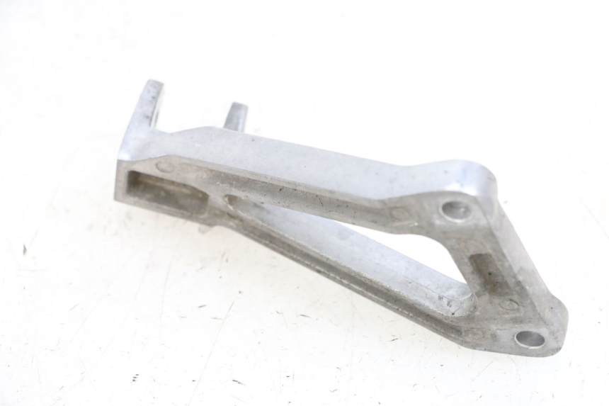 photo de PLATINE CALE PIED ARRIERE GAUCHE KAWASAKI ZR 7 750 (1999 - 2004) - Gros plan technique