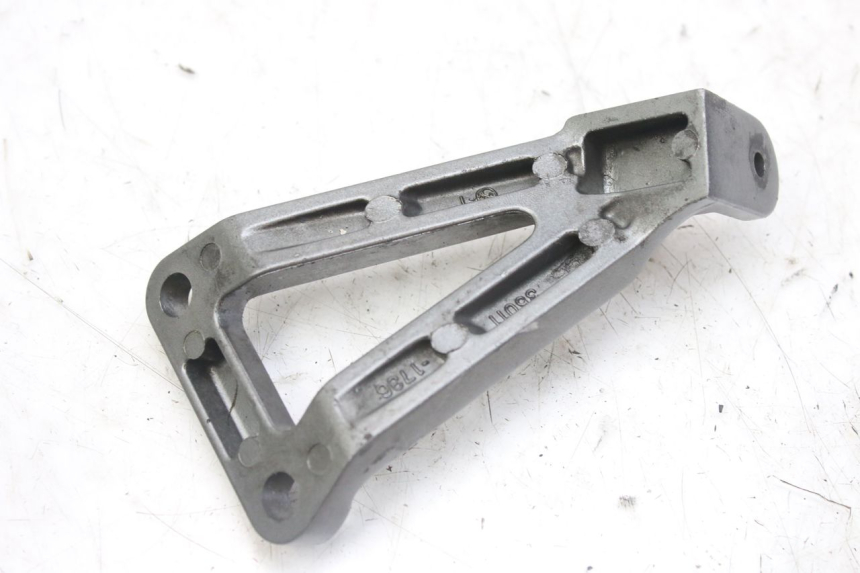 photo de PLATINE CALE PIED ARRIERE GAUCHE KAWASAKI ZX-6R ZX6R 600 (1995 - 1997) - Zoom état d’usage