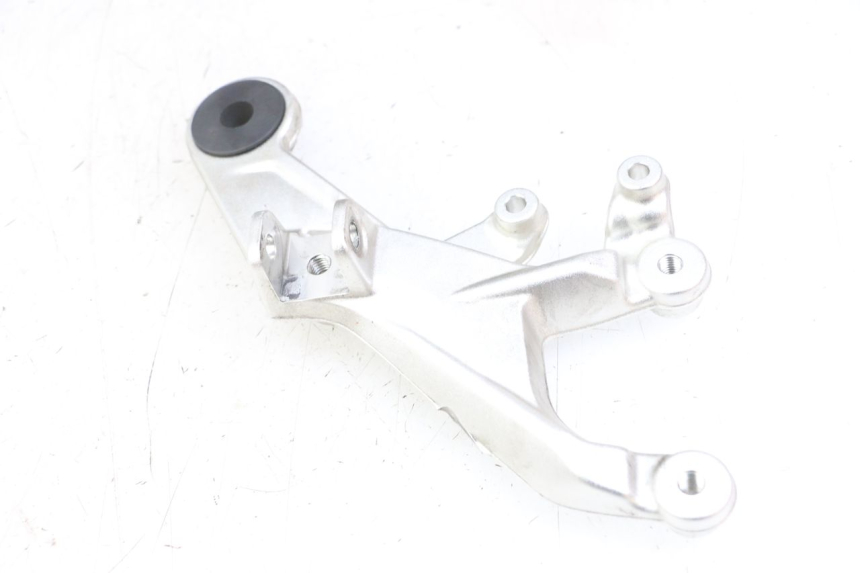 photo de PLATINE CALE PIED AVANT DROIT BMW S RR ABS S1000RR 1000 (2015 - 2018) - Autre angle de vue