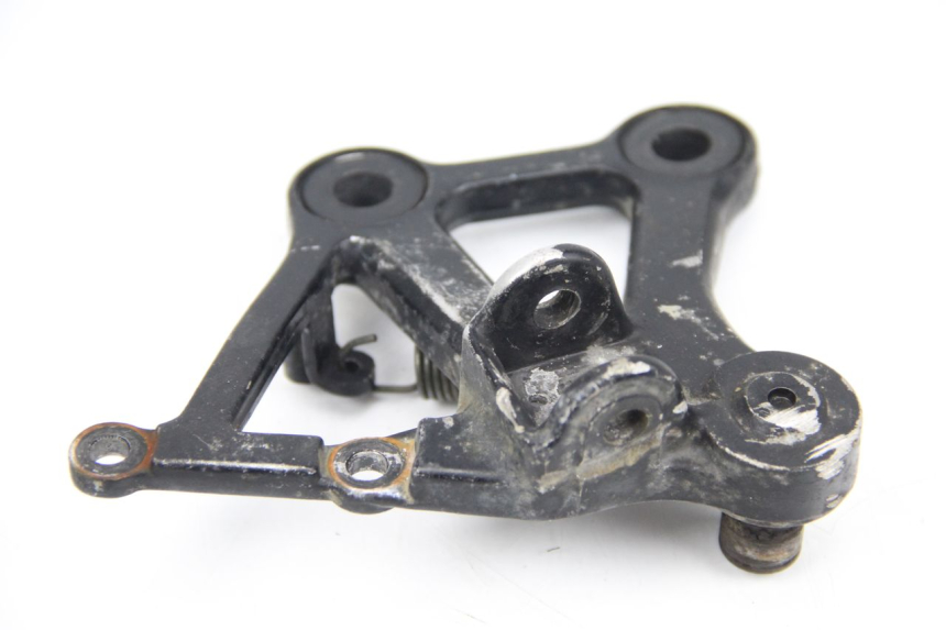 photo de PLATINE CALE PIED AVANT DROIT HONDA CBR F SC21 1000 (1986 - 1992) - Vue principale