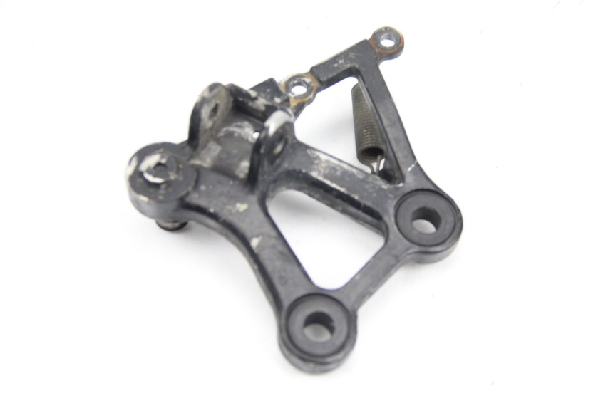 photo de PLATINE CALE PIED AVANT DROIT HONDA CBR F SC21 1000 (1986 - 1992) - Zoom état d’usage