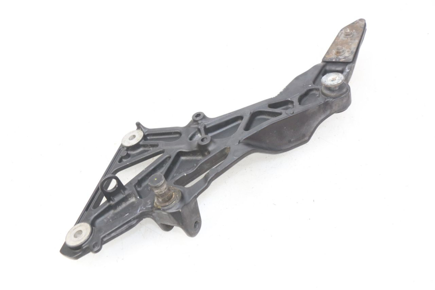 photo de PLATINE CALE PIED AVANT DROIT HONDA CBRF CBR-F PC41 600 (2011 - 2013) - Détail de la pièce