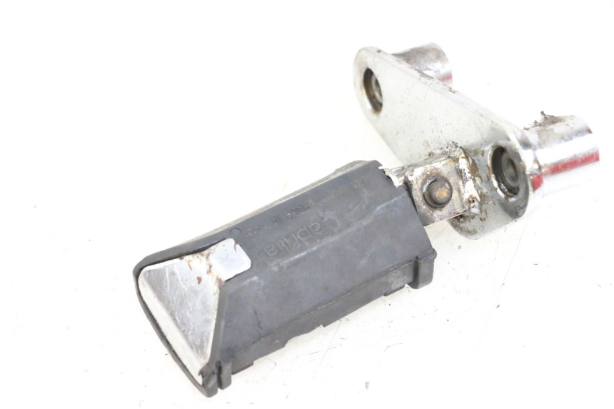 photo de PLATINE CALE PIED AVANT DROIT APRILIA CLASSIC 125 (1995 - 2001) - Détail de la pièce