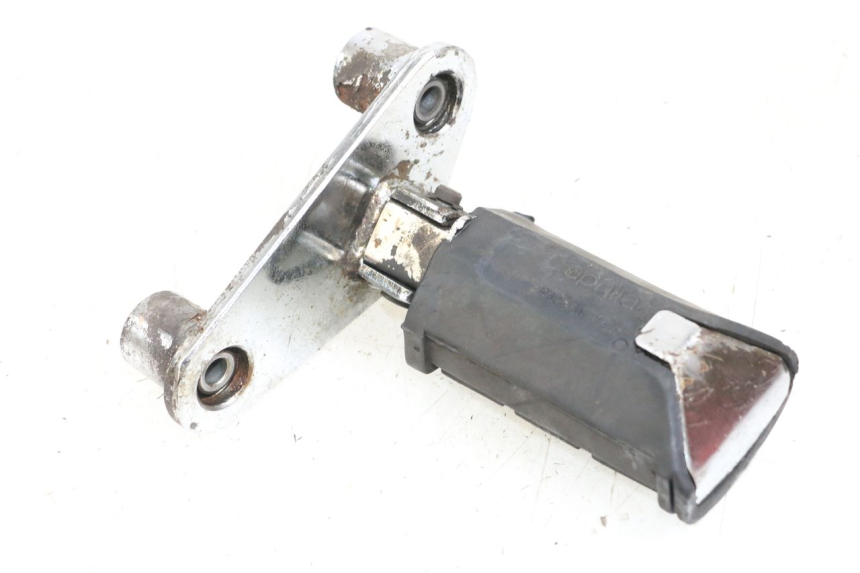 photo de PLATINE CALE PIED AVANT DROIT APRILIA CLASSIC 125 (1995 - 2001) - Zoom état d’usage