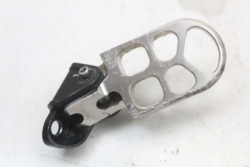 photo de PLATINE CALE PIED AVANT DROIT HONDA CRF R 250 (2020 - 2021) - État de surface