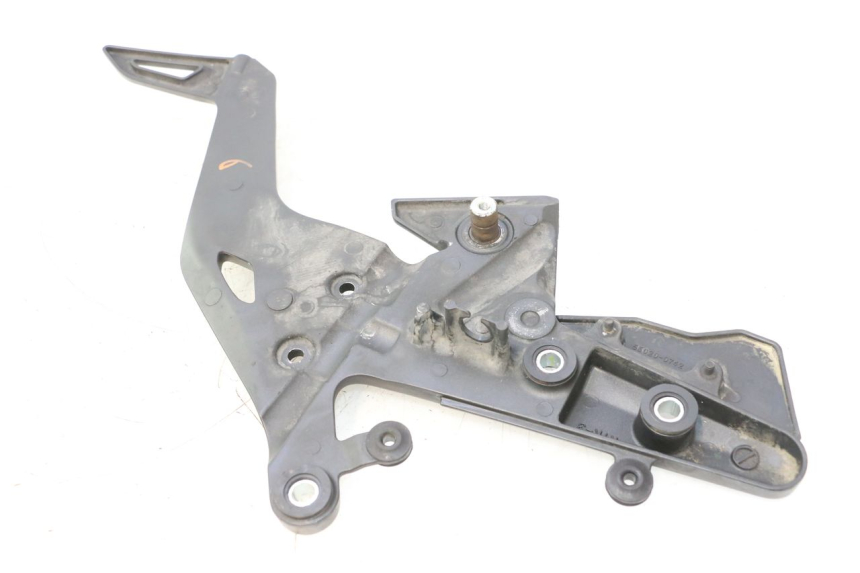 photo de PLATINE CALE PIED AVANT DROIT KAWASAKI ER-6 ER6 F ABS 650 (2012 - 2016) - Points de fixation
