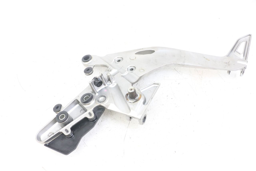 photo de PLATINE CALE PIED AVANT DROIT KAWASAKI ER-6 ER6 N 650 (2012 - 2016) - Détail de la pièce