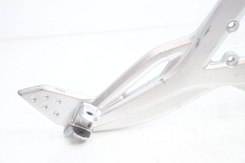photo de PLATINE CALE PIED AVANT DROIT KAWASAKI ER-6 ER6 N 650 (2005 - 2009) - Détail de la pièce