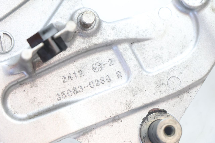 photo de PLATINE CALE PIED AVANT DROIT KAWASAKI ER-6 ER6 N 650 (2005 - 2009) - Marquages et références