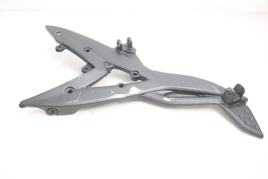 photo de PLATINE CALE PIED AVANT DROIT KAWASAKI ER-6 ER6 N 650 (2005 - 2009) - Points de fixation