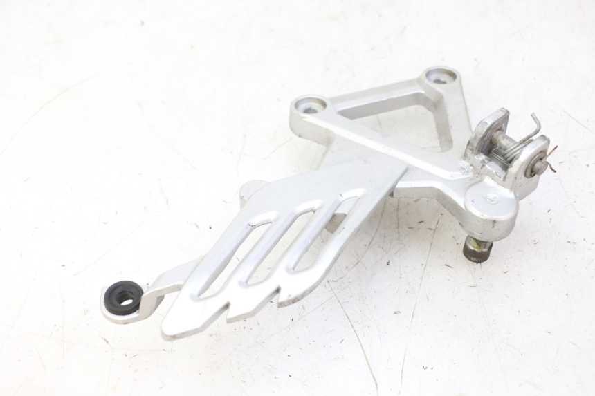 photo de PLATINE CALE PIED AVANT DROIT STAHO FH 50 (2018 - 2019) - Détail de la pièce