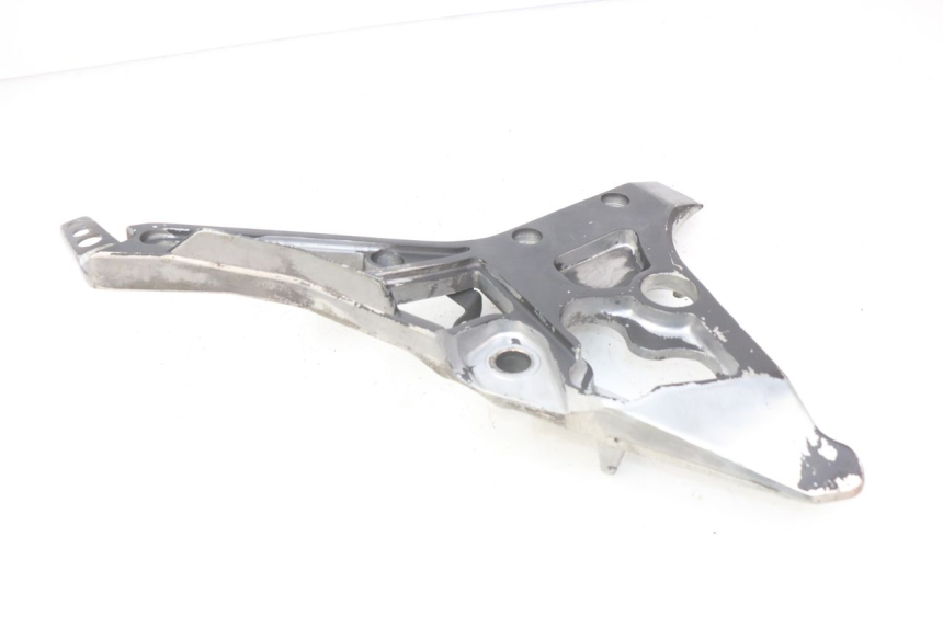 photo de PLATINE CALE PIED AVANT DROIT YAMAHA FJ 3CX 1200 (1986 - 1996) - Détail de la pièce