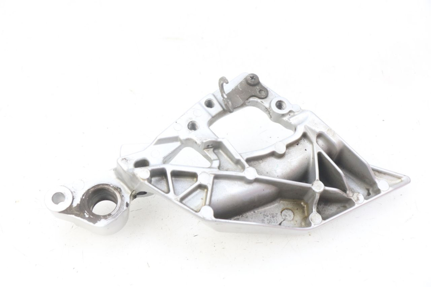 photo de PLATINE CALE PIED AVANT DROIT YAMAHA FJR ABS 1300 (2016 - 2020) - Zoom état d’usage