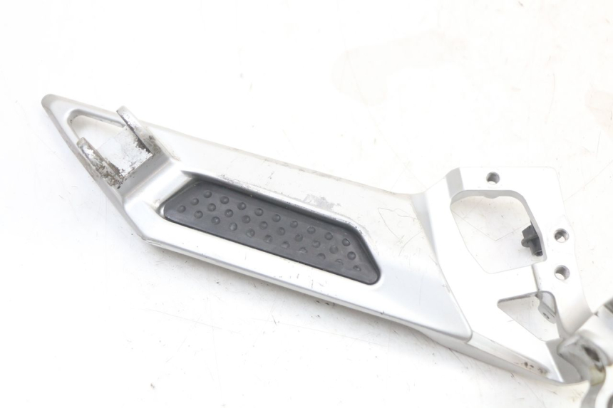photo de PLATINE CALE PIED AVANT DROIT YAMAHA FJR ABS 1300 (2006 - 2012) - Zoom état d’usage