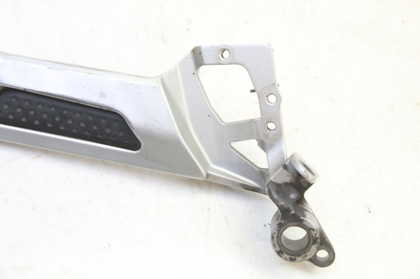 photo de PLATINE CALE PIED AVANT DROIT YAMAHA FJR ABS 1300 (2006 - 2012) - Zoom état d’usage