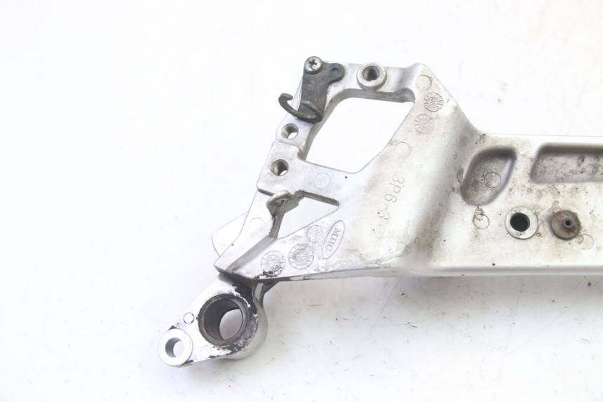 photo de PLATINE CALE PIED AVANT DROIT YAMAHA FJR ABS 1300 (2006 - 2012) - État de surface