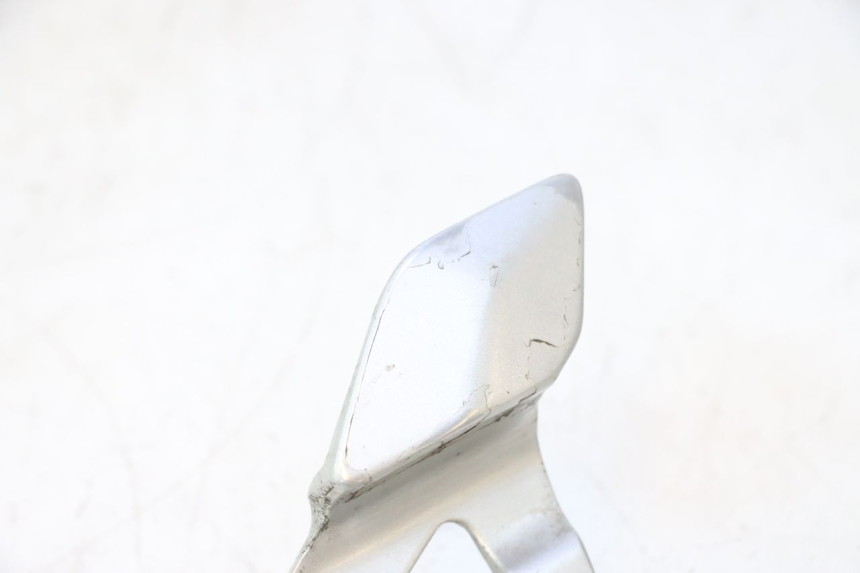 photo de PLATINE CALE PIED AVANT DROIT YAMAHA FJR 1300 (2001 - 2005) - Marquages et références