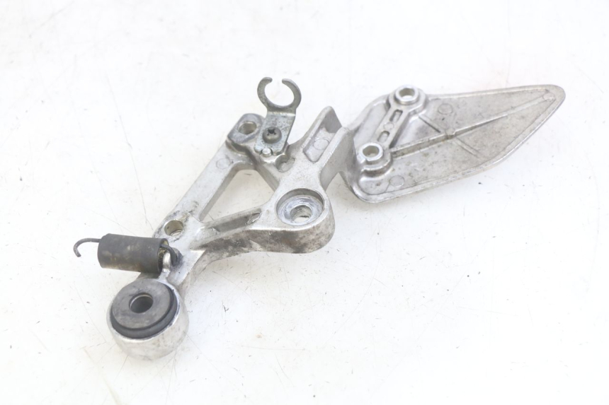 photo de PLATINE CALE PIED AVANT DROIT YAMAHA FZS FAZER 600 (1998 - 2001) - Autre angle de vue