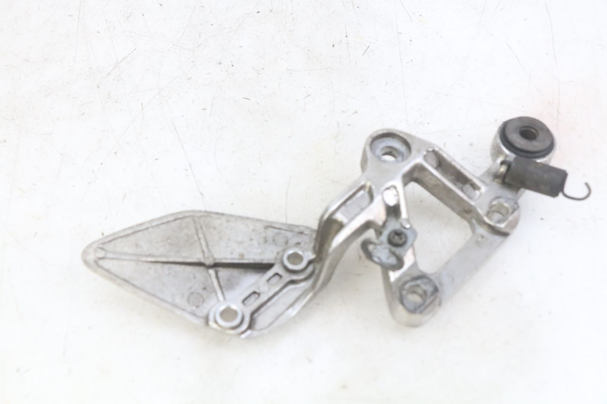 photo de PLATINE CALE PIED AVANT DROIT YAMAHA FZS FAZER 600 (1998 - 2001) - Gros plan technique