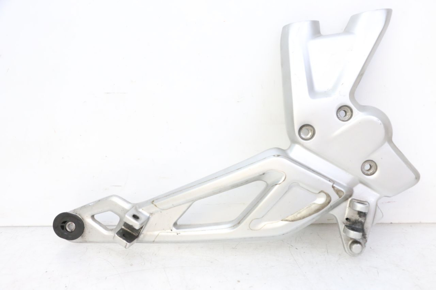 photo de PLATINE CALE PIED AVANT DROIT BMW G310 R 310 (2016 - 2020) - Vue d’ensemble