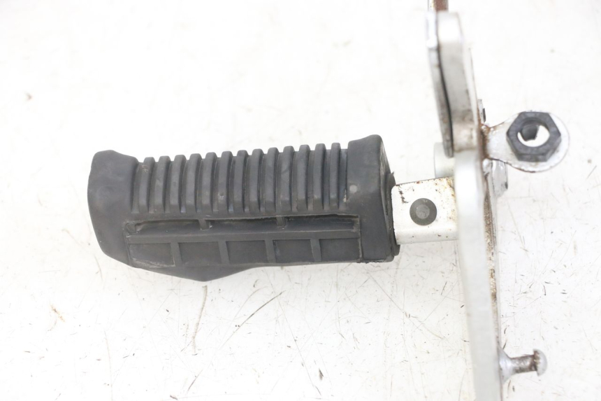 photo de PLATINE CALE PIED AVANT DROIT SUZUKI GS GSE 500 (2001 - 2003) - Pièce contrôlée