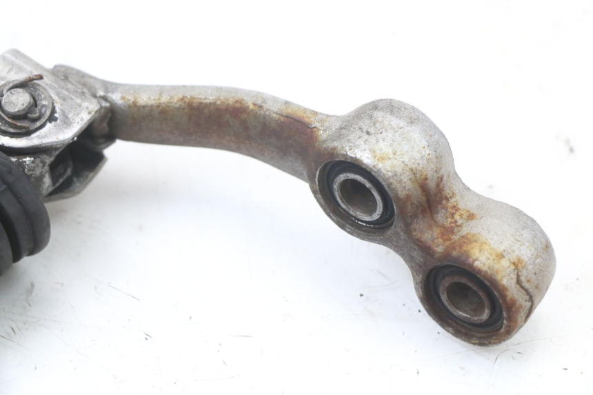 photo de PLATINE CALE PIED AVANT DROIT SUZUKI GSX E 250 (1982 - 1983) - Points de fixation