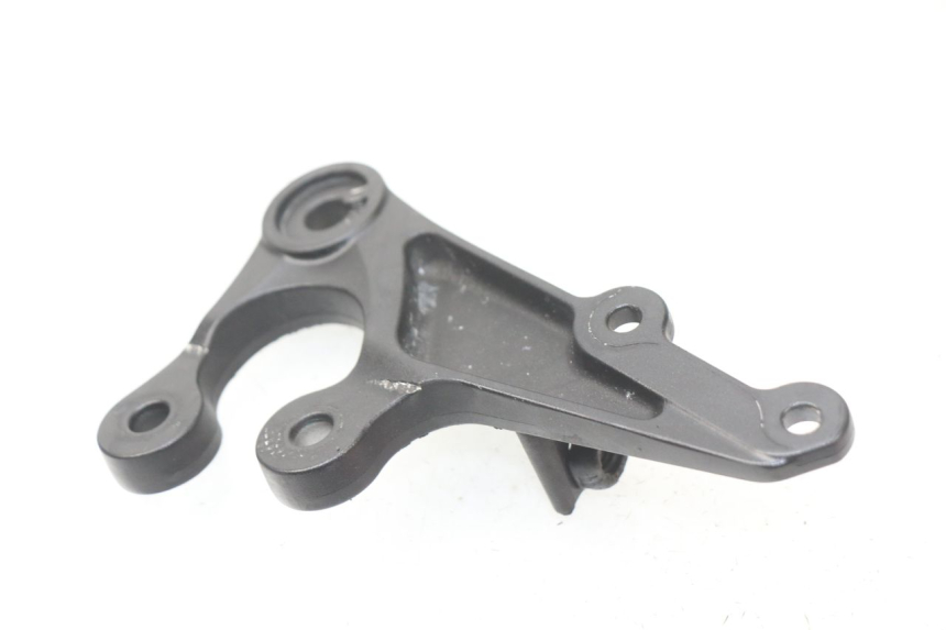 photo de PLATINE CALE PIED AVANT DROIT SUZUKI GSX-R GSXR K16 1000 (2012 - 2016) - Détail de la pièce