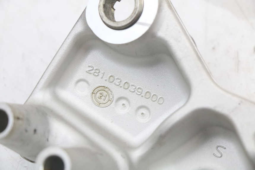 photo de PLATINE CALE PIED AVANT DROIT HUSQVARNA SVARTPILEN 401 (2018 - 2023) - Pièce contrôlée