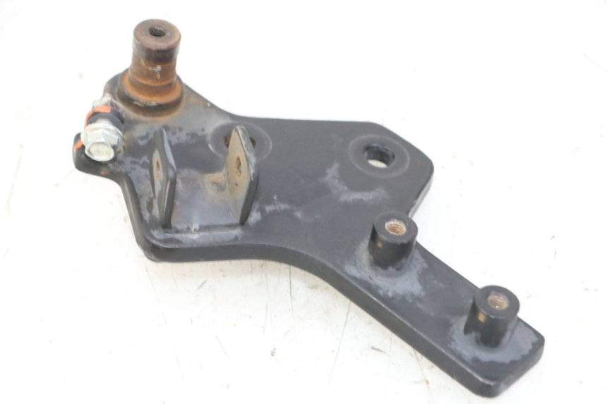 photo de PLATINE CALE PIED AVANT DROIT KEEWAY K-LIGHT KLIGHT 125 (2018 - 2025) - Zoom état d’usage