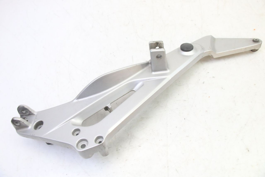 photo de PLATINE CALE PIED AVANT DROIT HONDA NTV DEAUVILLE 650 (2001 - 2006) - Autre angle de vue