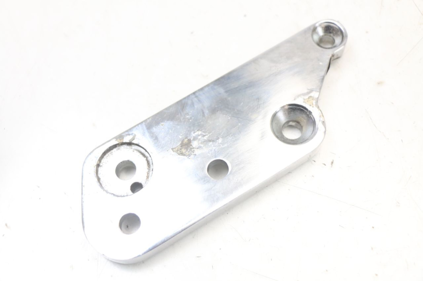 photo de PLATINE CALE PIED AVANT DROIT REGAL RAPTOR SPYDER 125 (2010 - 2018) - Zoom état d’usage