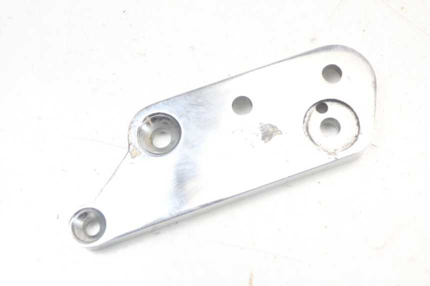 photo de PLATINE CALE PIED AVANT DROIT REGAL RAPTOR SPYDER 125 (2010 - 2018) - Autre angle de vue