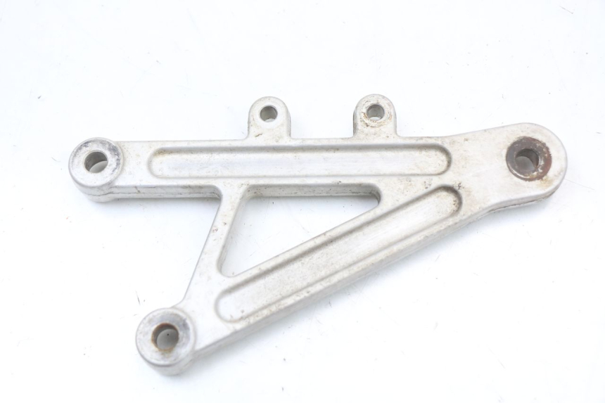 photo de PLATINE CALE PIED AVANT DROIT APRILIA RS 50 (2006 - 2010) - Détail de la pièce