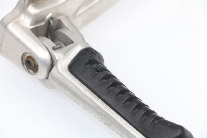 photo de PLATINE CALE PIED AVANT DROIT DUCATI ST2 944 (1997 - 2003) - Détail de la pièce