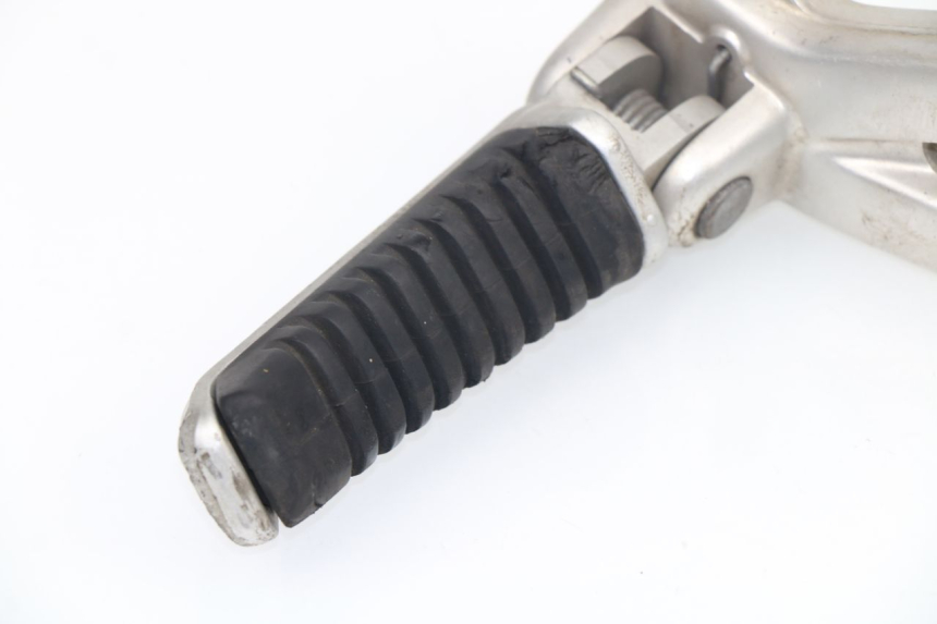 photo de PLATINE CALE PIED AVANT DROIT DUCATI ST2 944 (1997 - 2003) - Gros plan technique