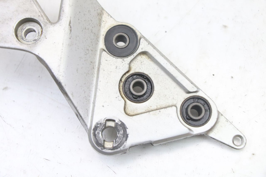 photo de PLATINE CALE PIED AVANT DROIT SUZUKI GSX F GSXF 650 (2007 - 2015) - Zoom état d’usage